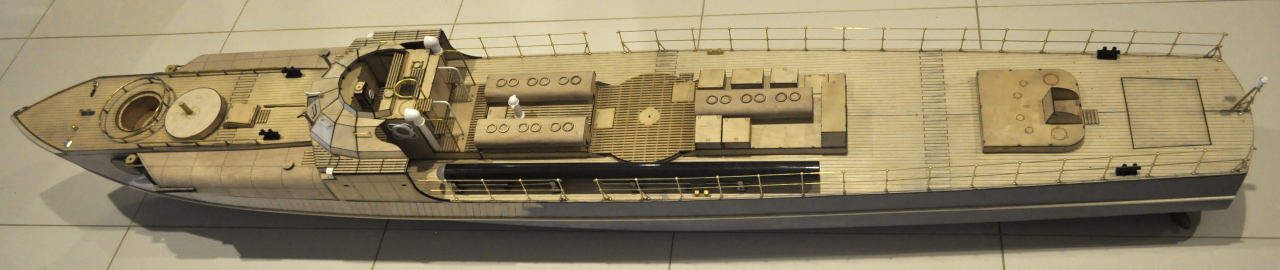 A View of my S-Boot Compatible Decks with Torpedo Racks - John Drain's Model PT-Boat Site